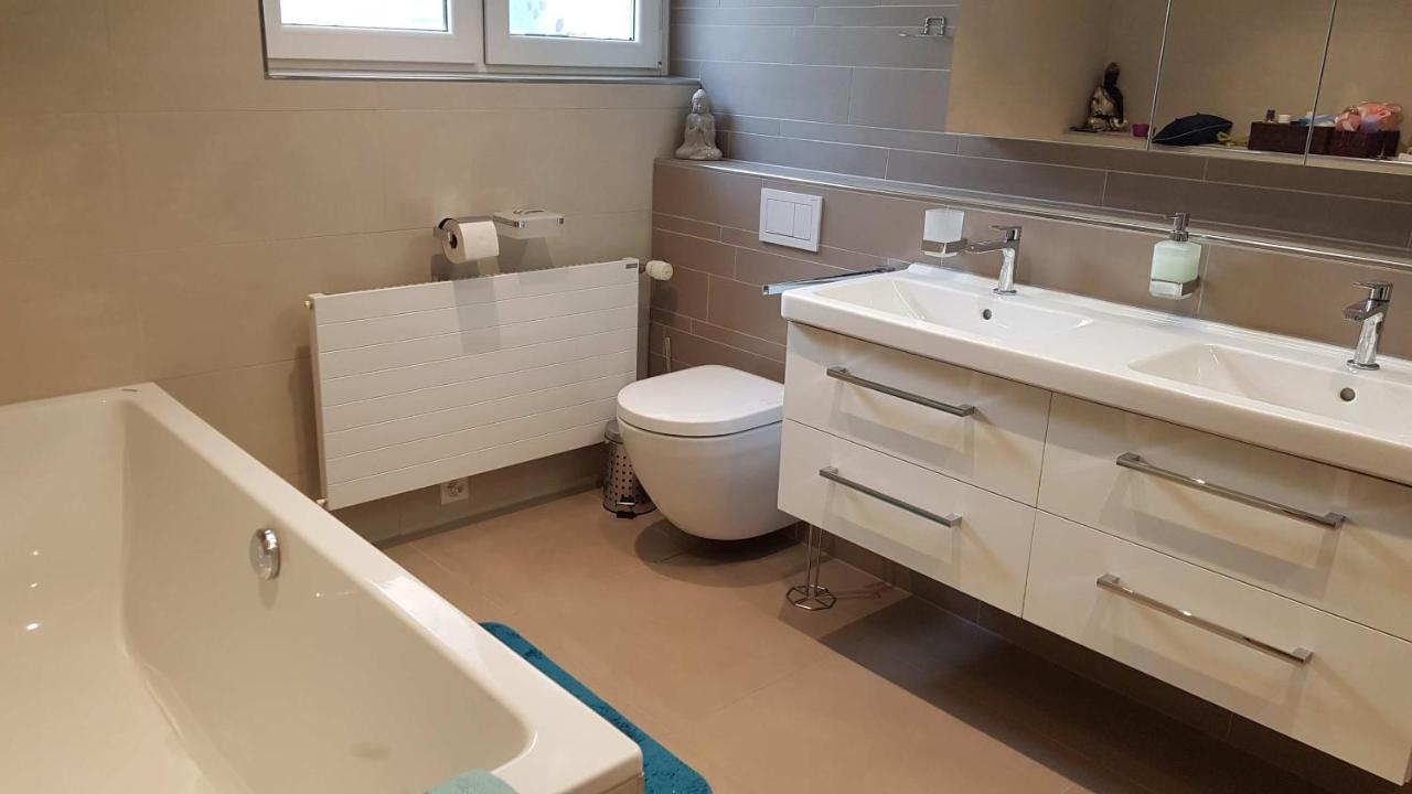 Ahornwohnung, Ruhige Lage, Naehe Bahnhof Und Zentrum Buchs  Bagian luar foto