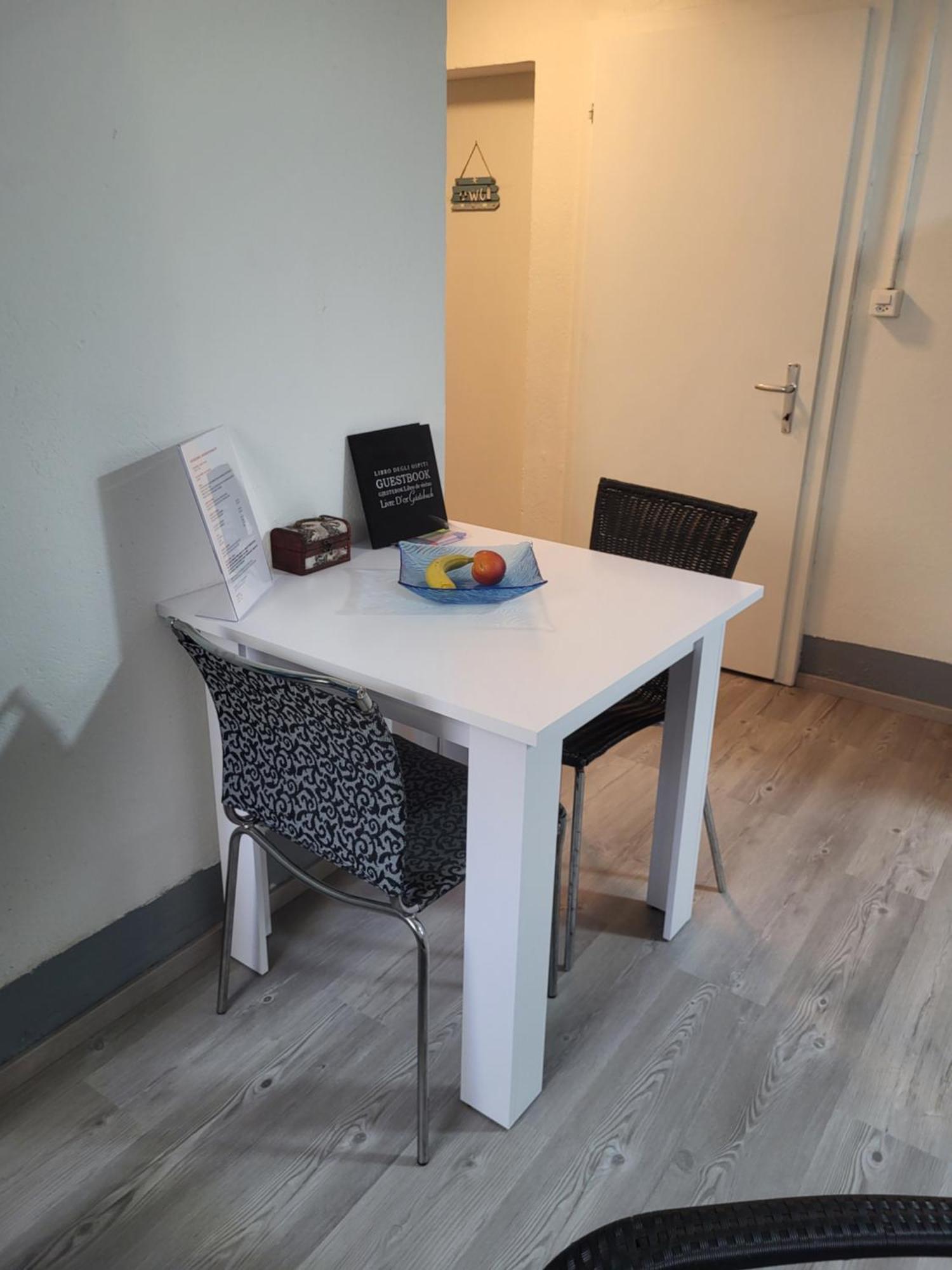 Ahornwohnung, Ruhige Lage, Naehe Bahnhof Und Zentrum Buchs  Bagian luar foto
